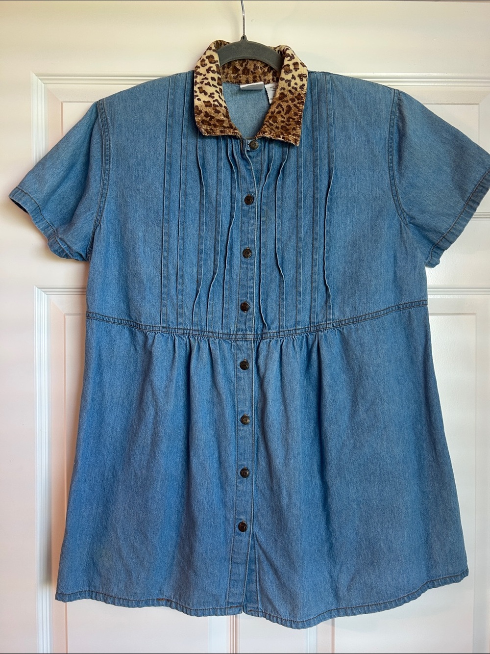 Vintage Take Nine Maternity Top - Denim w/ Corduroy Leopard Print Collar, Medium